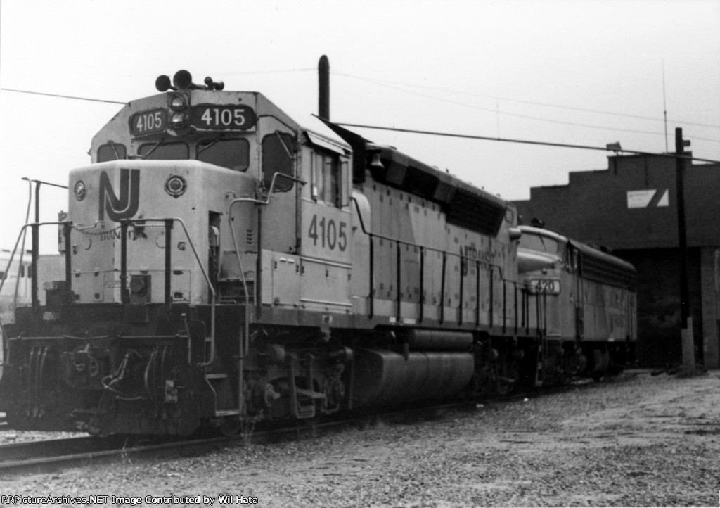 NJT GP40P 4105